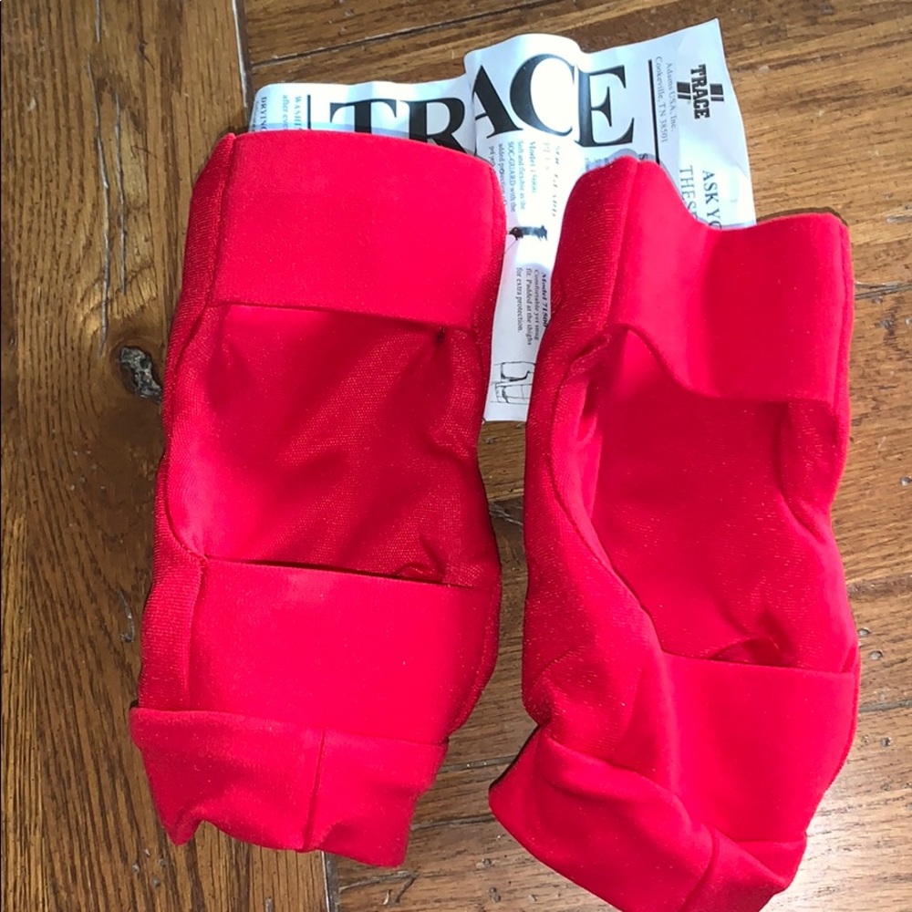 🆕⭐️KNEE GUARDS⭐️Set of 2 NWT by TRACE ADAMS - Picture 3 of 7